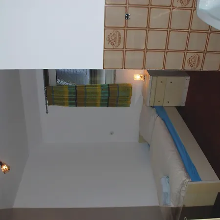 Robin Hood Pensión 3*